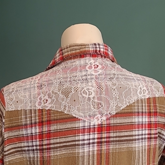 Wrangler Wrancher western shirt, Women's size Large - Picture 4 of 8